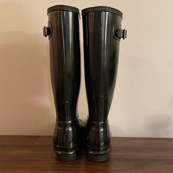 Hunter Tall Gloss Black Rain boots with Fleece Socks - Picture 2 of 6
